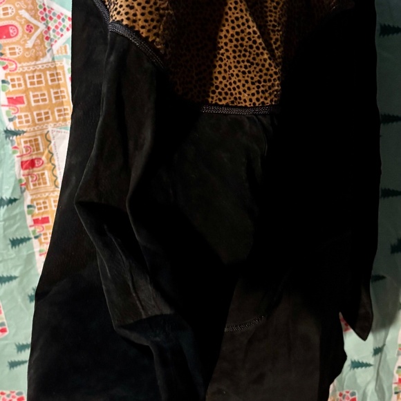 Cache Suede Jacket - Picture 3 of 5